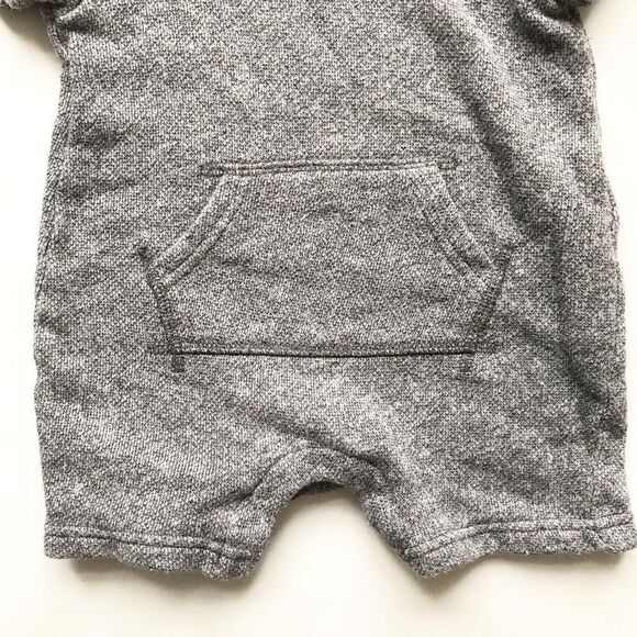 BABygap marled gray hooded romper EUC 3-6 months - Picture 3 of 5